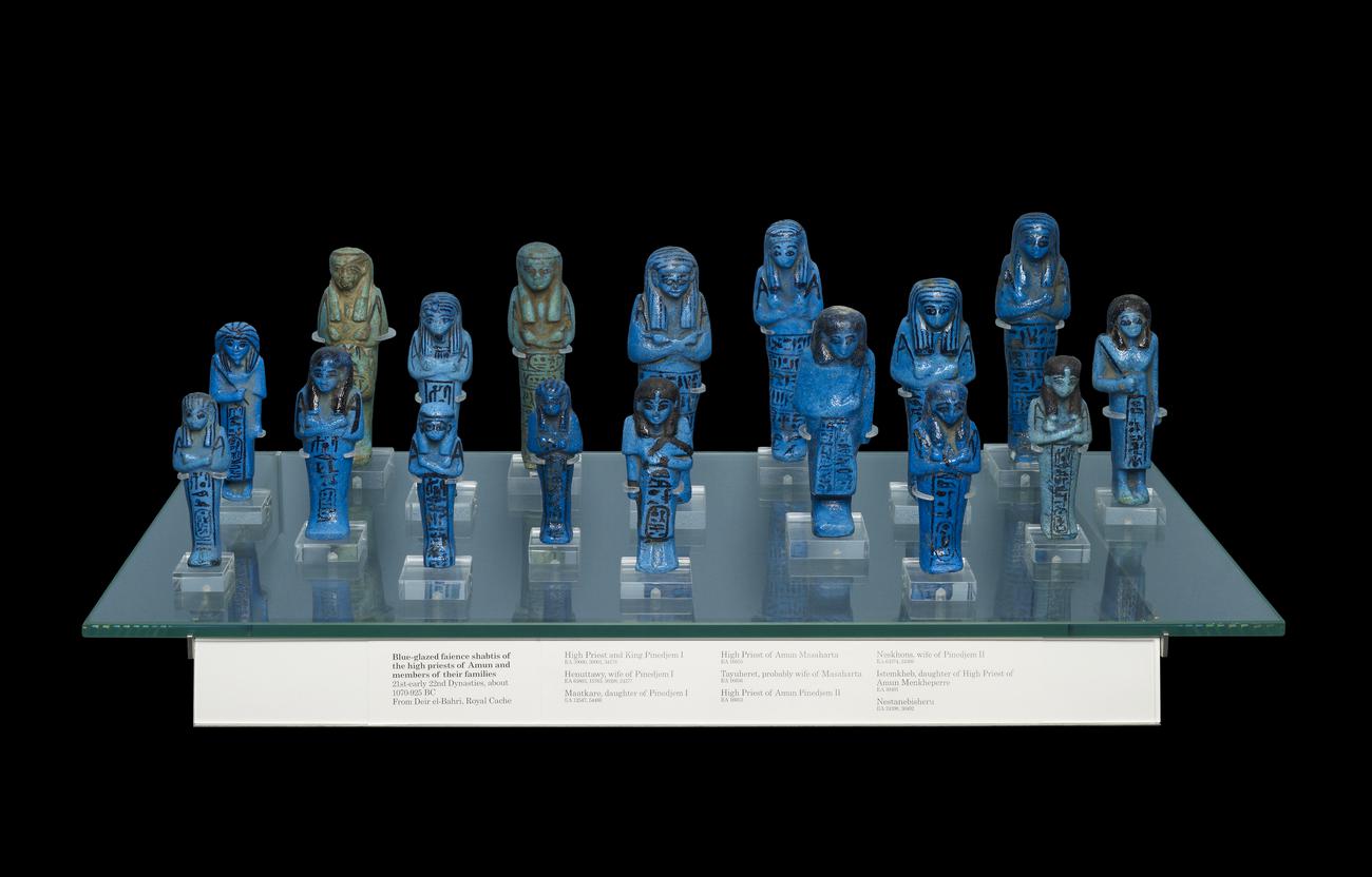 Blue-glazed shabti group