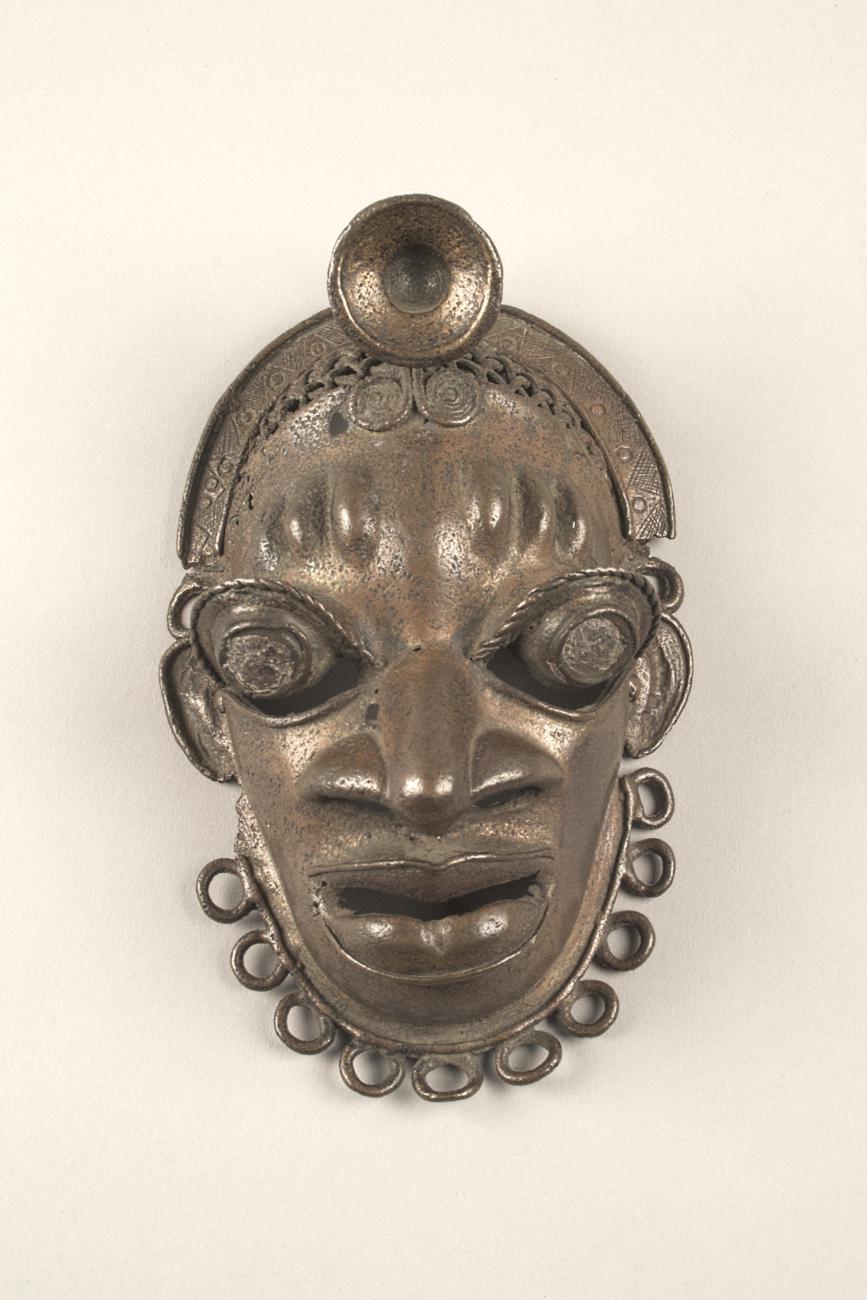Lower Niger Bronzes: pendant-mask
