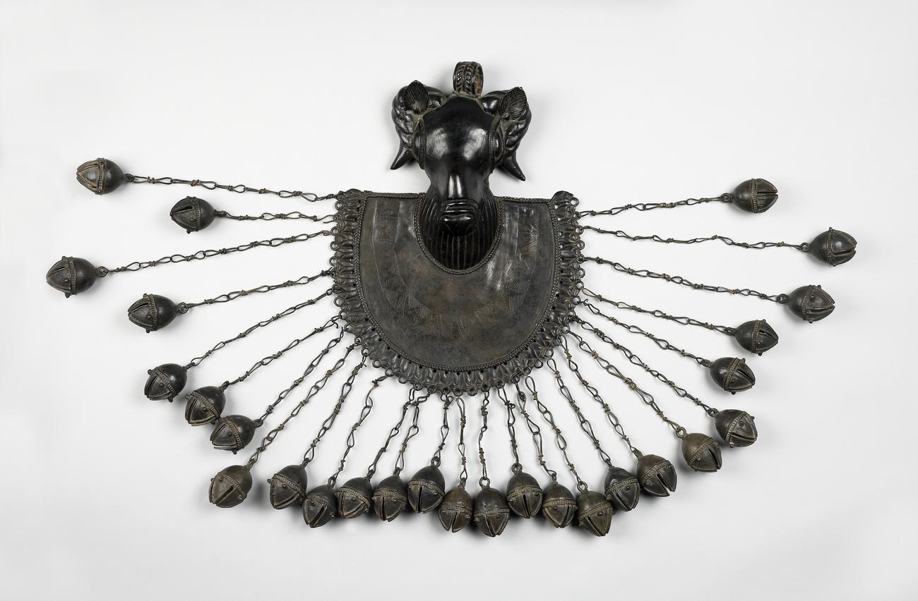 Lower Niger Bronzes: pendant