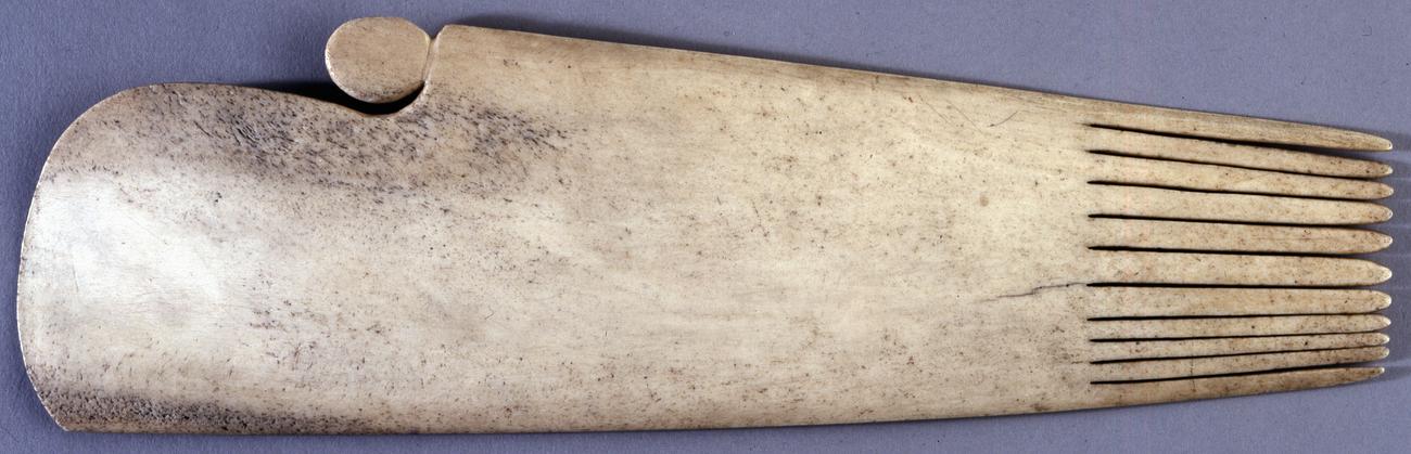 Maori bone comb