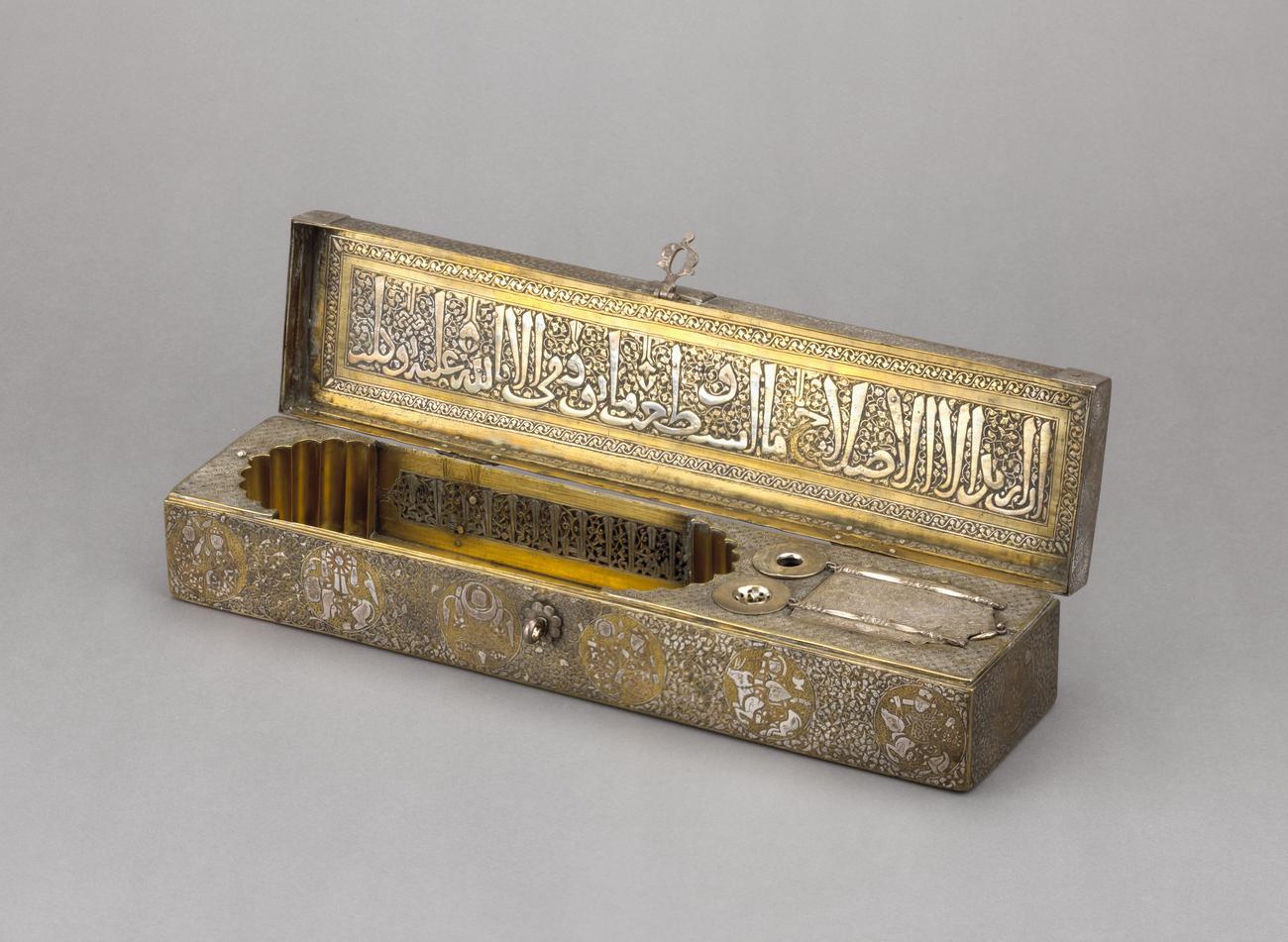 Middle Islamic pen-box