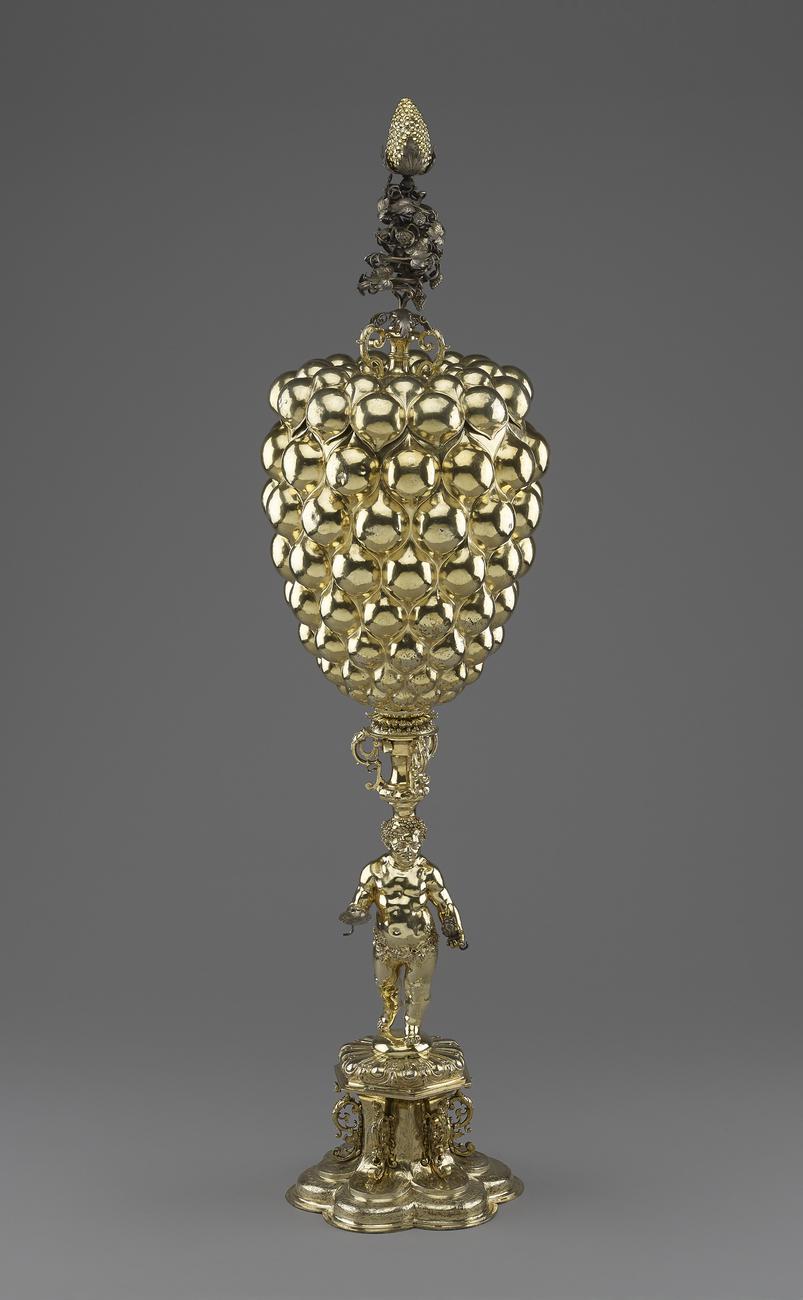 Standing cup
