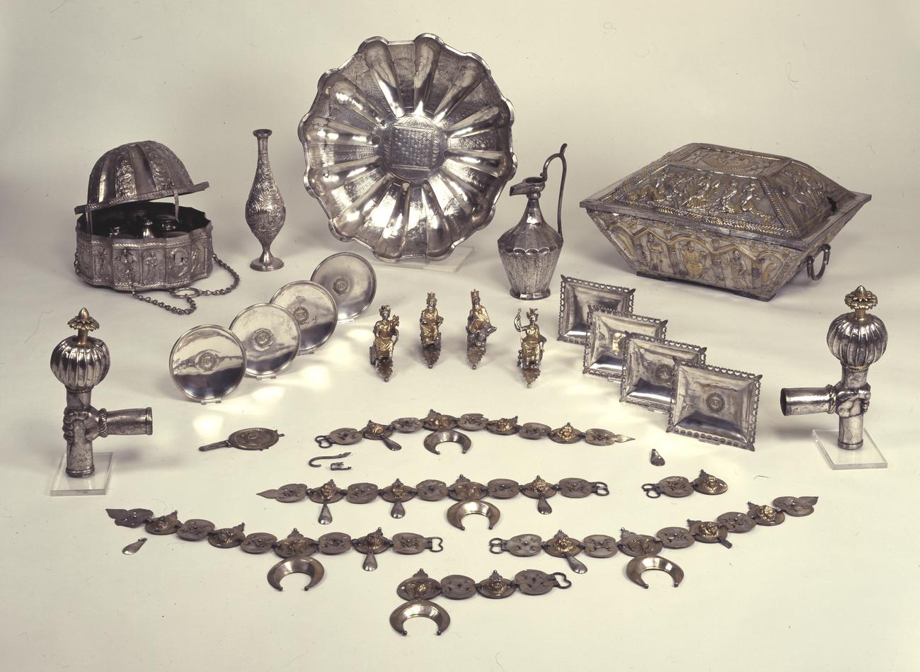 The Projecta Casket
