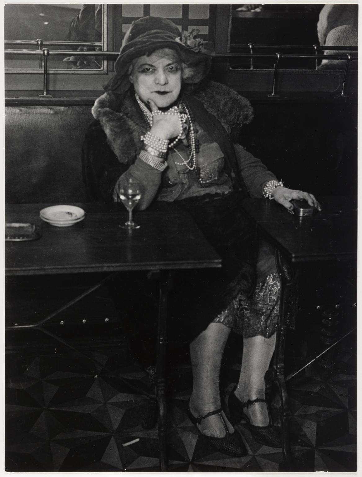 The Urchin Bijou, Bar de la Lune by Brassaï