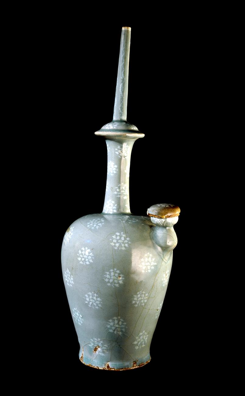 Vessel with flowers (kundika)